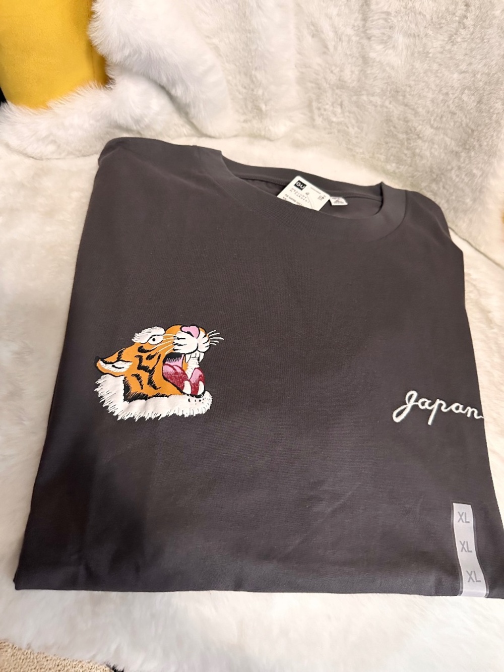 GU Japan - OMIYAGE Shirt